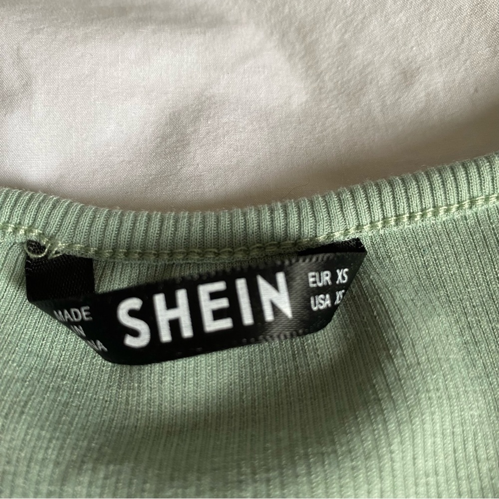 Shein top - Picture 2 of 2